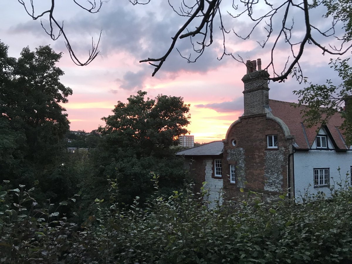 Beautiful sunset tonight from one our open air venues

#ThyEternalSummer #openairtheatre #Guildford #ISupportGuildford