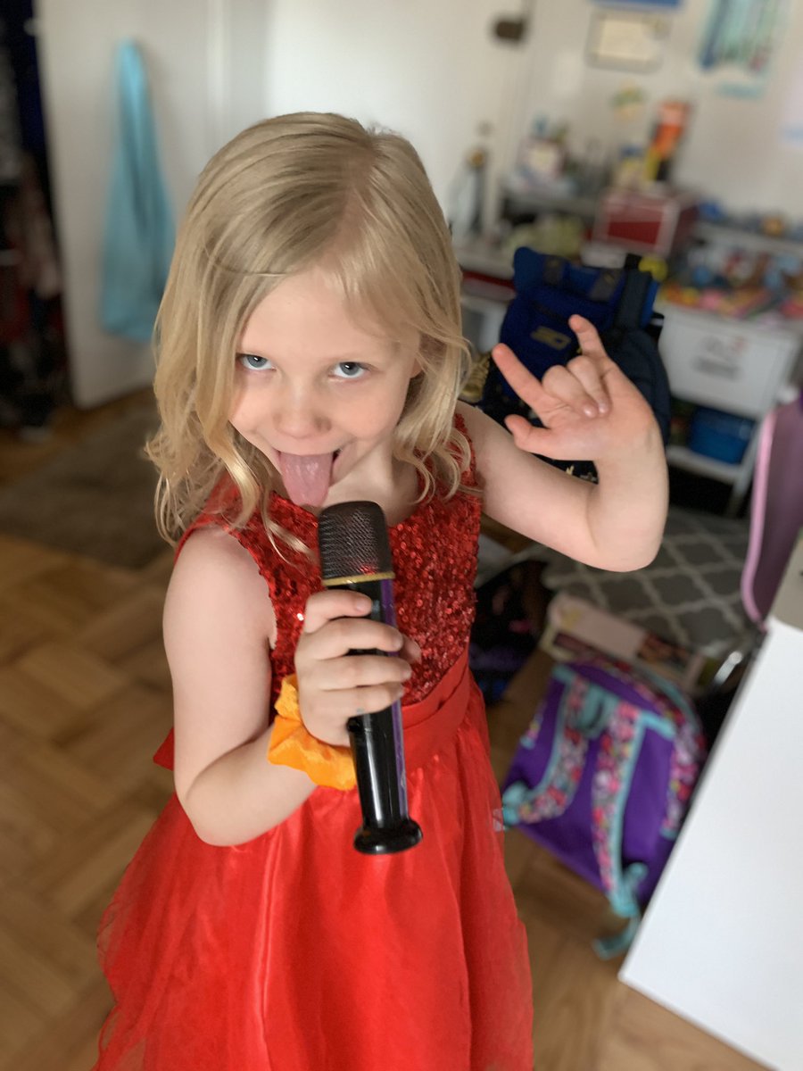 heathervulin's tweet photo. Our Sunday jam session to @springsteen was AWESOME today!  Ava is a definite fan ❤️@KVulin is still the biggest Bruce fan ❤️ #BorntoRun #HungryHeart #TheRising #WaitingonaSunnyday https://t.co/7lW7BS5vwP