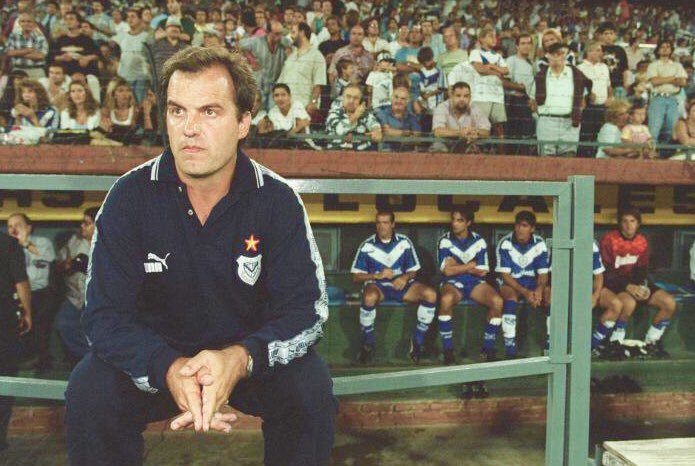 After winning Clausura with Vélez Sarsfield, Bielsa took the top job at Espanyol. But 3 months on, the manager quit Catalonia to take the biggest job of his career. The role of Head Coach for the National Side in Argentina. A role he held for 6 years.