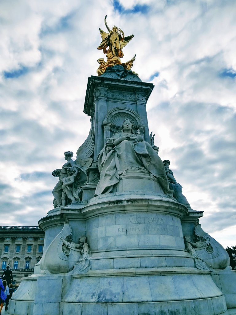 My walk carried on. Looking down The Mall from in front of Buckingham Palace is perhaps the largest  #womenstatues of them all. The Queen Victoria Memorial. Over 20 years in the planning and development, it was completed in 1924 along with Admiralty Arch and the palace's façade.