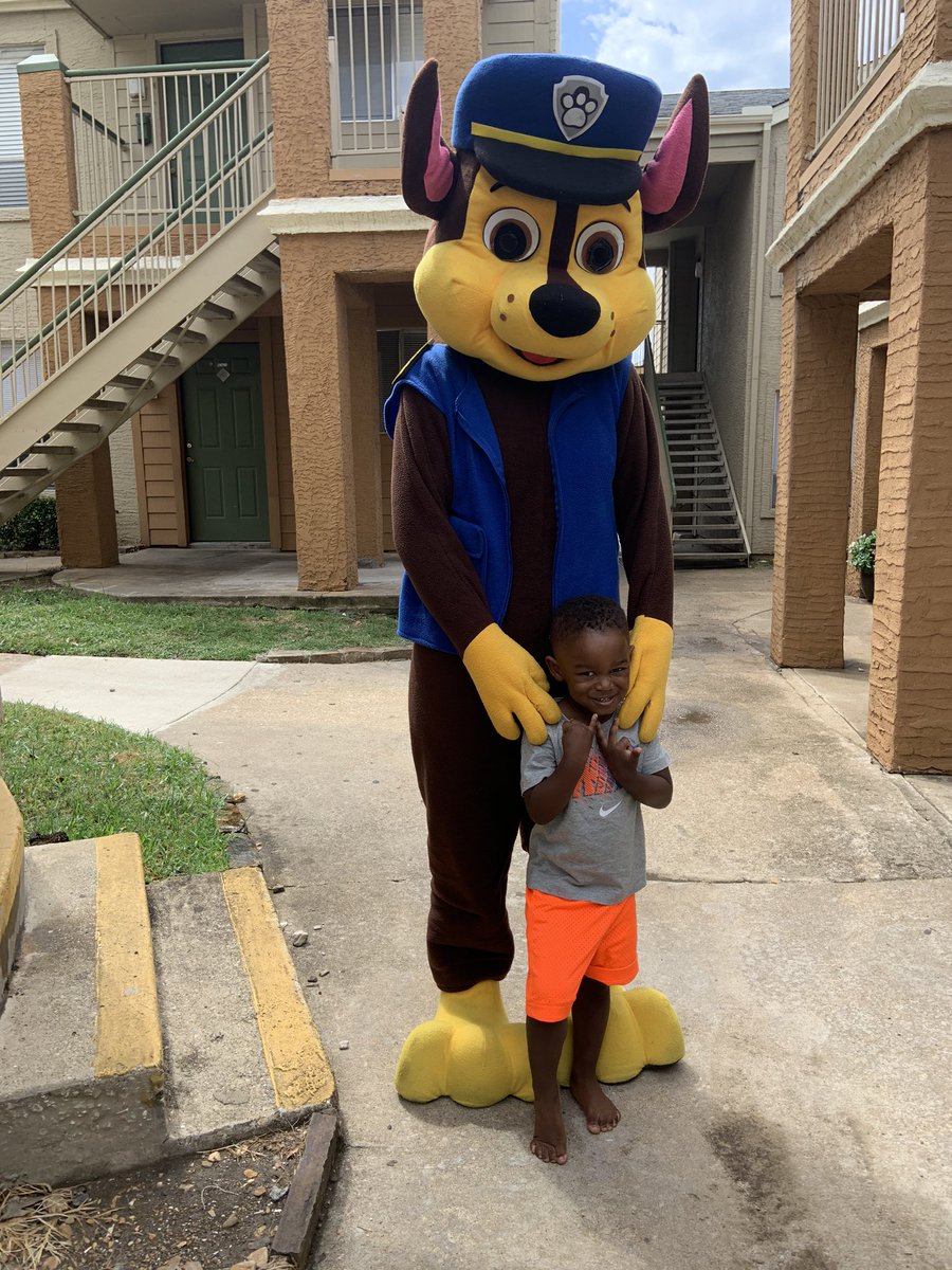 TriciaBoughton's tweet photo. Delivering Virtual Learning materials to students homes is taken to a whole new level when Chase from Paw Patrol rides shotgun!
#BFEbobcats
#virtuallearning
#wevegotthis
#risdgreatness
#thankschase https://t.co/i0J0gH66eI