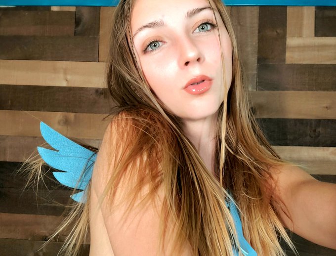 Can i be your angel? 😇 https://t.co/1pdWair830<a href="/tag/vanlife"class="tags"><span>#vanlife</span></a>