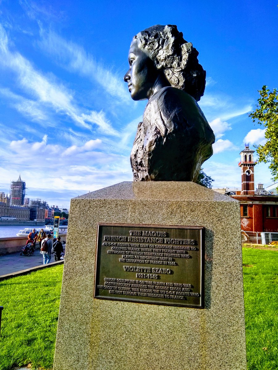 Over the river to Violette Szabo on the Lambeth embankment. She was a British/French Special Operations Executive agent during the Second World War and a posthumous recipient of the George Cross. Eventually captured, tortured and murdered in the concentration camps.  #womenstatues