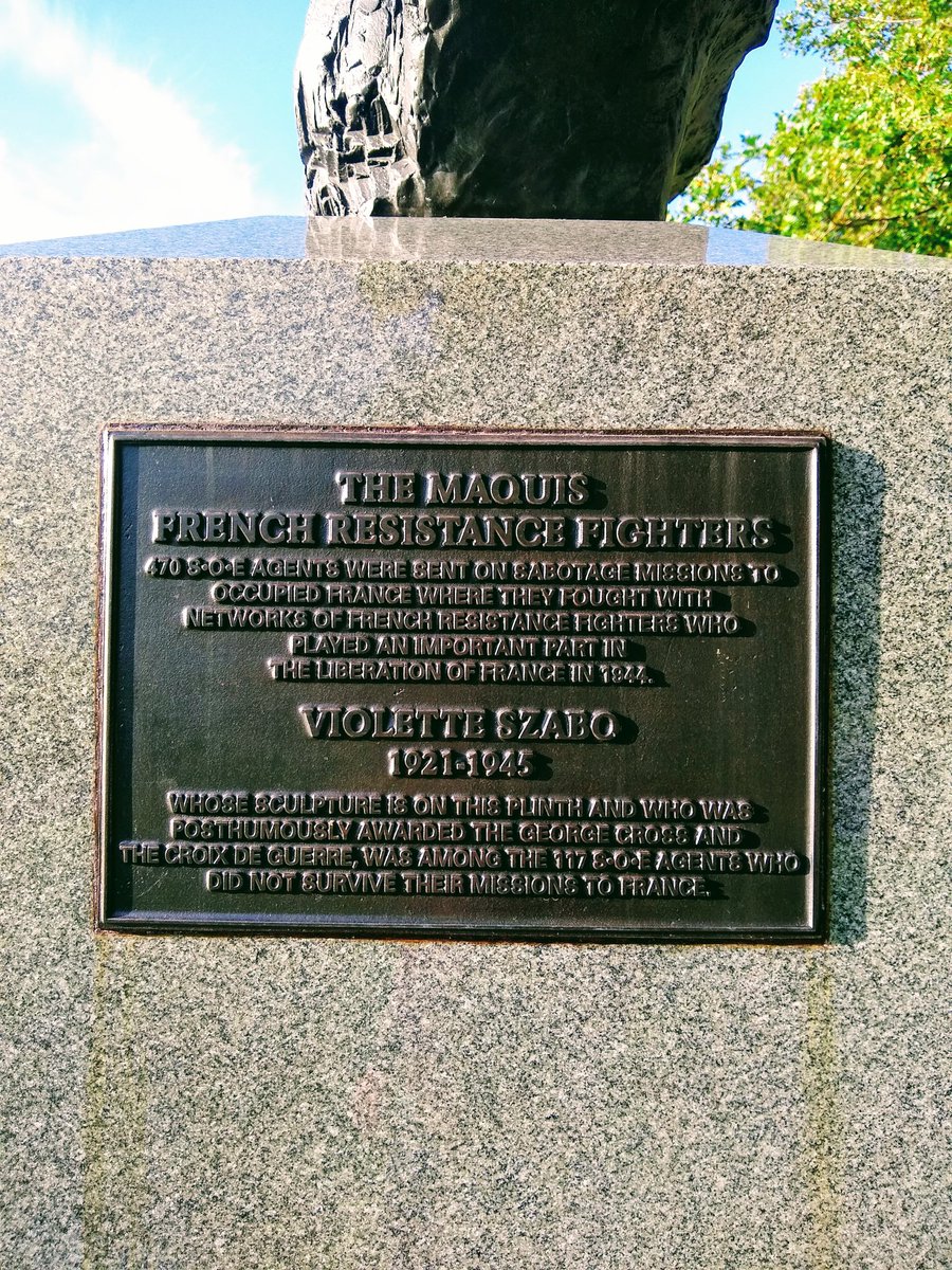 Over the river to Violette Szabo on the Lambeth embankment. She was a British/French Special Operations Executive agent during the Second World War and a posthumous recipient of the George Cross. Eventually captured, tortured and murdered in the concentration camps.  #womenstatues
