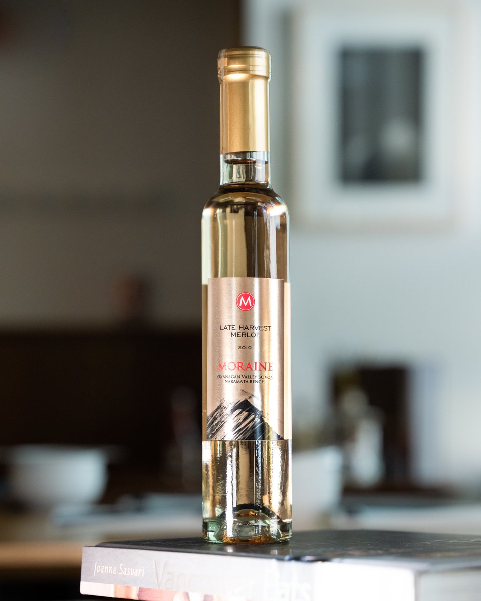 pidginvancouver's tweet image. / #BClocal. @morainewinery's late harvest merlot finishes our paired tasting menu with beautiful notes of cherries, raisins, plums and cranberries, and a hint of cinnamon. silky smooth and finishes full and rich, a perfect pairing to our summer fruit pot de crème. // 
#pidginfood