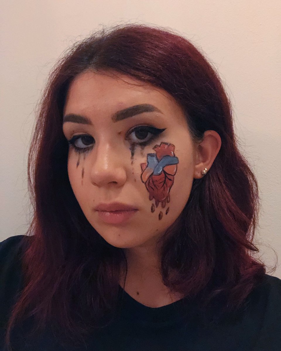 redbeexx's tweet image. “Rip my heart out and leave
On the floor, watch me bleed” 🩸
#STREAMNITSW @REDTEAMCALM  #CALMPromoComp