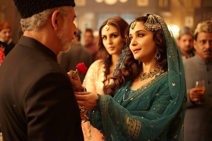 dedh ishqiya (2014)this movie follows a conman out of jail who tries to win the heart of an aristocrat's widow. after failing, he plans to kidnap her, but soon finds out that there are others with the same plan. little do they know begum, the widow, has secrets of her own.