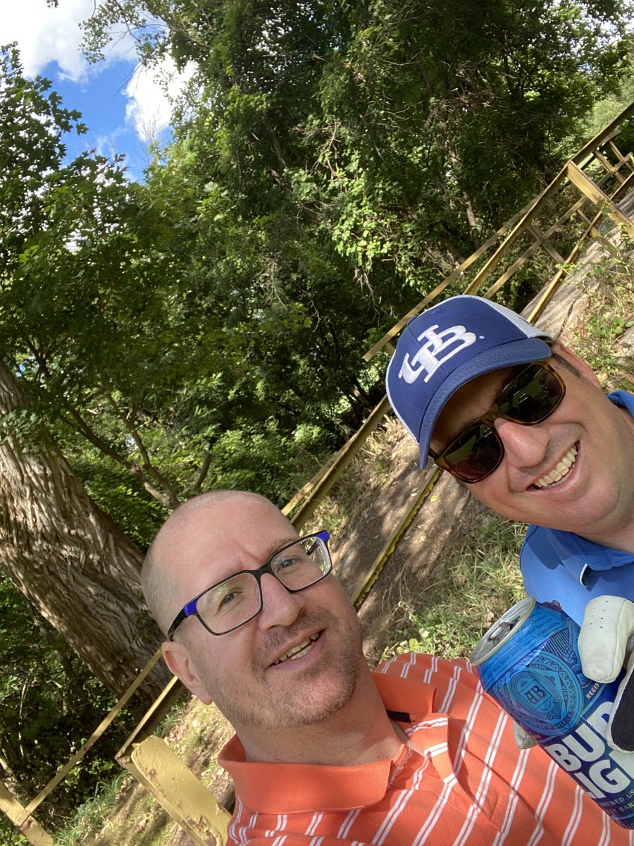 Chefdogg76's tweet image. A beer with Mikey a on yellow bridge #surewhynot @MikeAndersonUB