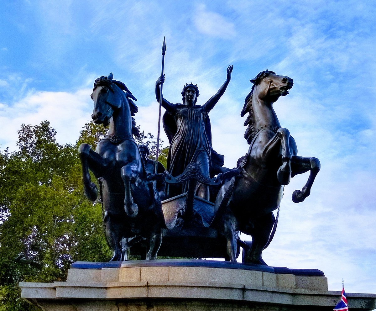 Almost done for today! On Westminster Bridge is a tribute to Boudicca, queen of the British Celtic Iceni tribe who led an uprising against the conquering forces of the Roman Empire in AD 60 or 61.  #womenstatues