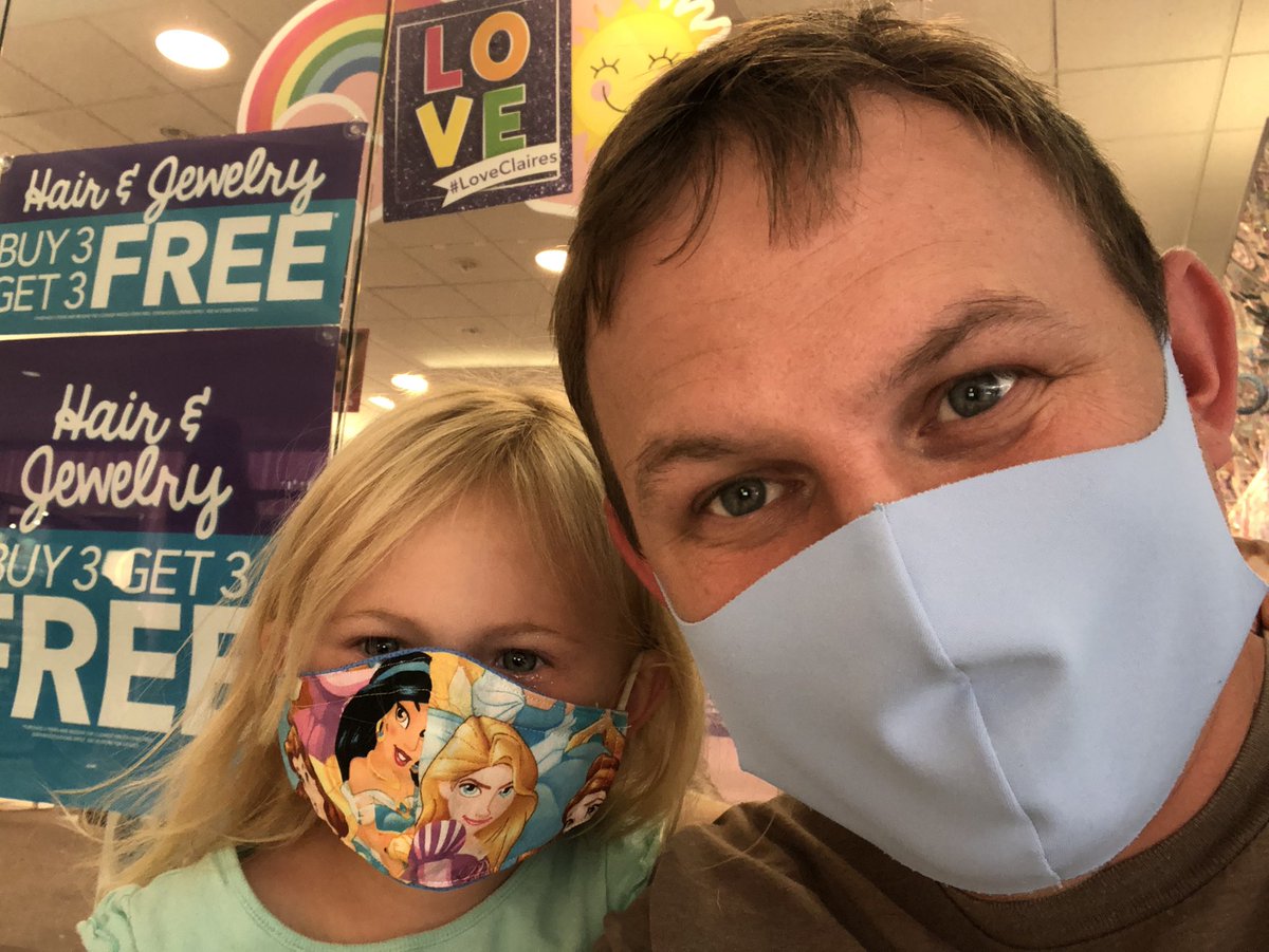 rpmlive's tweet photo. It’s a date with this princess who has a birthday tomorrow!! Hopefully she doesn’t spend all of our allotted date funds at these little shops because I spotted a Cinnabon. #LittleH #Shopper https://t.co/5EnqiqPbKA