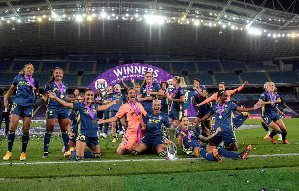 BouhaddiSarah's tweet photo. 30.08.2020 🏆🦁❤️💙 https://t.co/vYKh5XweMR