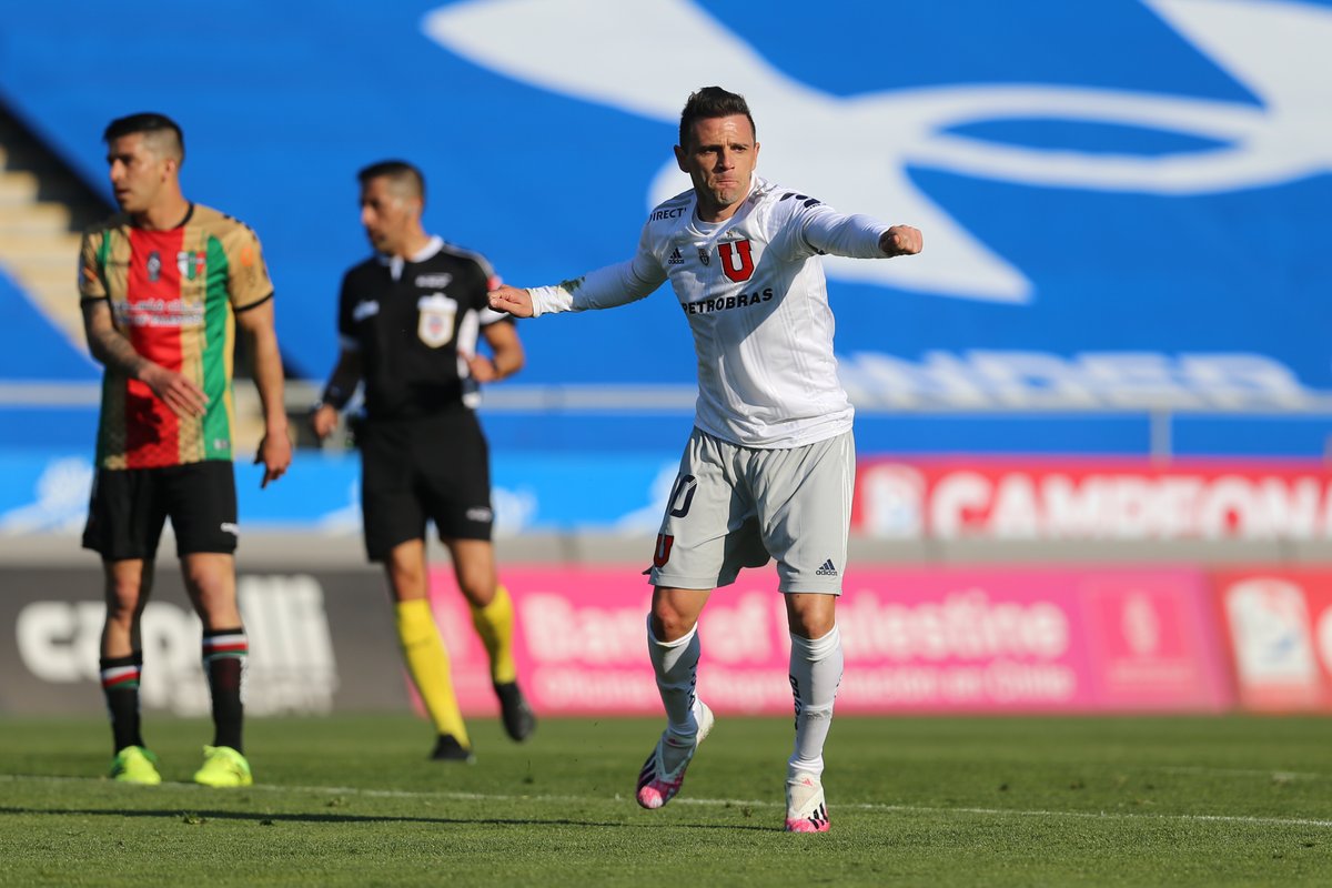 udechile's tweet photo. [ENTRETIEMPO] 📸 Walter Damian Montillo celebrando su primer gol en la U desde su regreso 👏

PAL 0-1 UCH
#VamosLaU 🤘 https://t.co/8ZfFFhuTJu