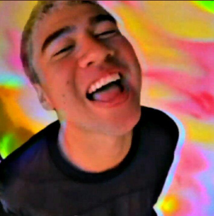 that_is_Sofi's tweet image. #VMAs #5SOSForVMAS #5SOSFam 

Wildflower~ 5 Seconds Of Summer deberia ganar por ser el mejor video hecho en cas