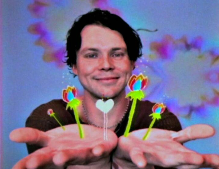 that_is_Sofi's tweet image. #VMAs #5SOSForVMAS #5SOSFam 

Wildflower~ 5 Seconds Of Summer deberia ganar por ser el mejor video hecho en cas