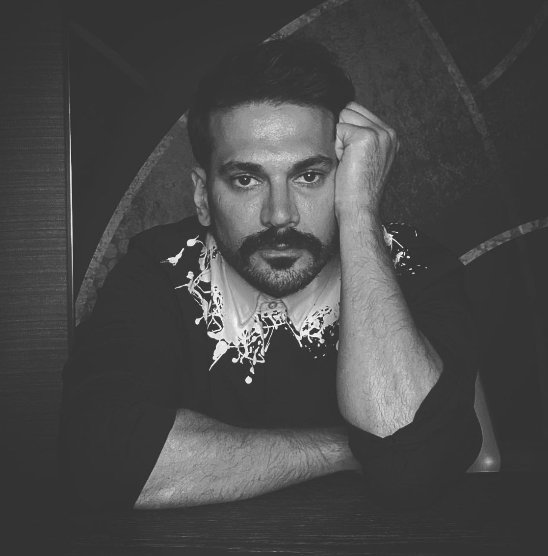 انه زمن السقوط ...فقوي مناعتك !
سيسقط إنسانك المفضل فلا تتألم
سيسقط نصفك المفضل فلا تتألم 
سيسقط صديقك المفضل فلا تتألم
سيسقط كاتبك المفضل فلا تتألم 
سيسقط ممثلك المفضل فلا تتألم
سيسقط لاعبك المفضل فلا تتألم
سيسقط مشهورك المفضل فلا تتألم 
بقلم الكاتبة 
<a href="/shahrazad_uae/">الكاتبة شهرزاد</a>