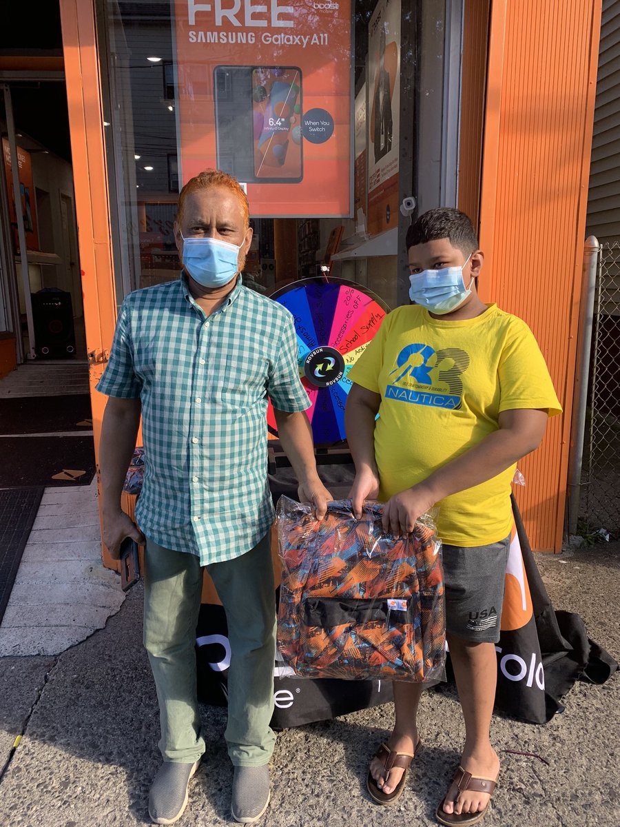 Back to school event at 372 Union paterson nj. COME CHECK US OUT!!! Free giveaways. #boostmobile #amazingwireless