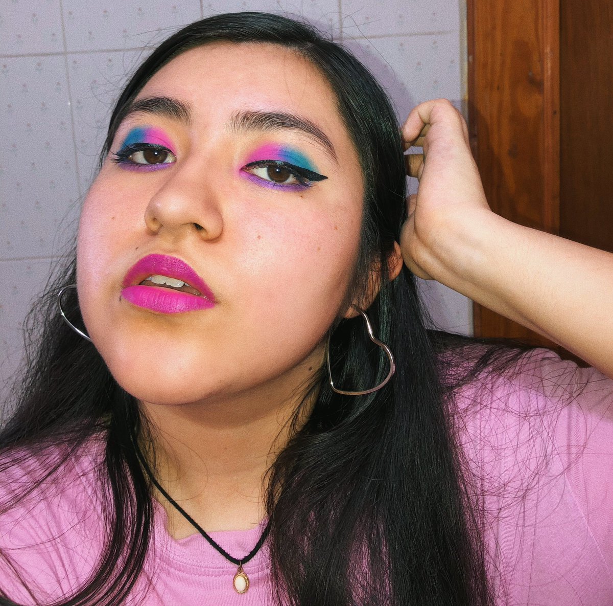 strxngerlies's tweet image. on the floor, watch me bleed 💗💙

@5SOSRANKED #STREAMNITSW #5SOSRedTeam #PrideSOS