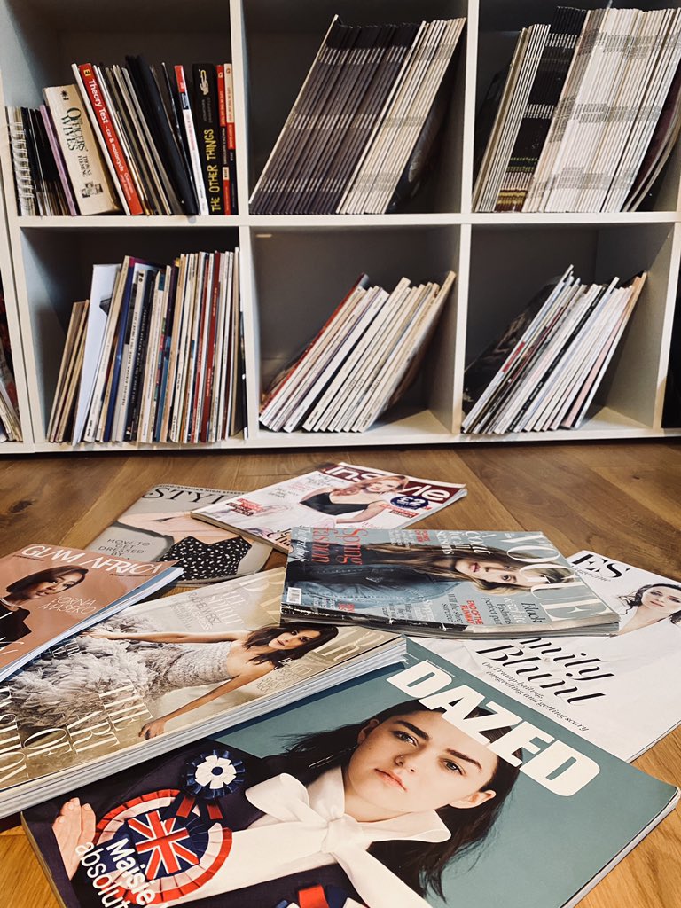 EniafeMomodu's tweet image. I'm in the countryside... 🍃
#FallIssue #LifeOfAnEditor