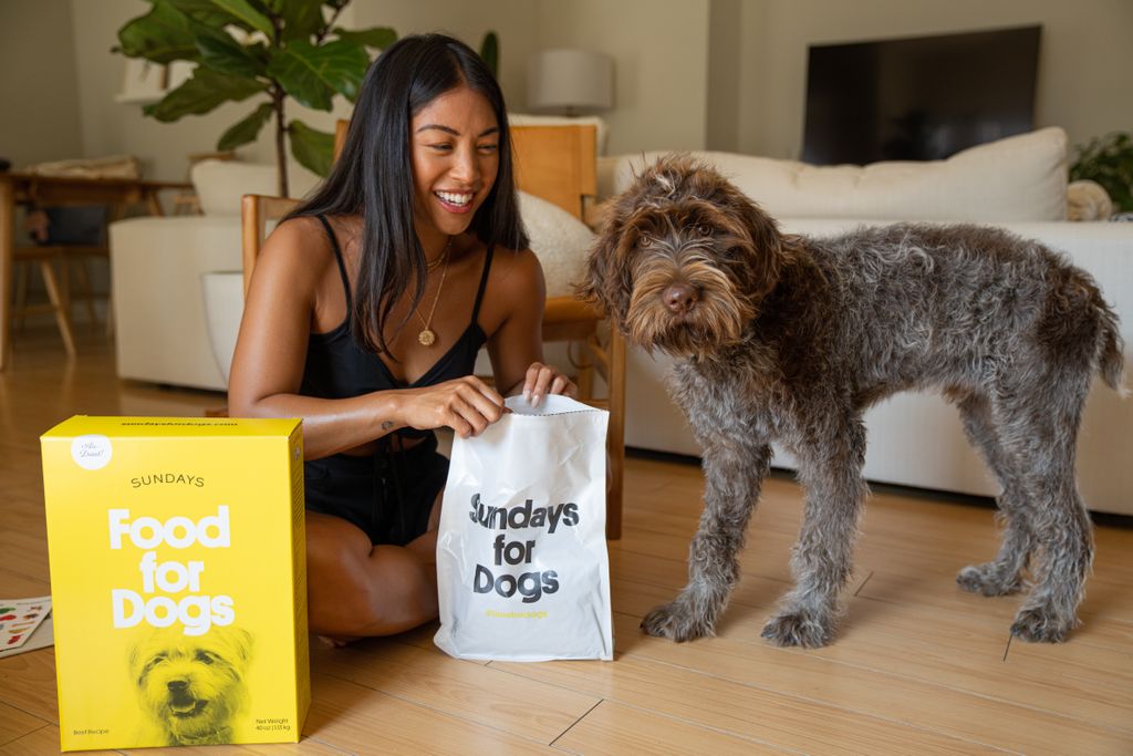 Happy Sunday! We’re spending the day with content and digital strategist, Justine Cuenco and her dog Kodah. Every Sunday, she exercises Kodah's mind with some dog puzzles at dinnertime. He can always sniff out Sundays from across the room! Read more here: buff.ly/3ju4hZA
