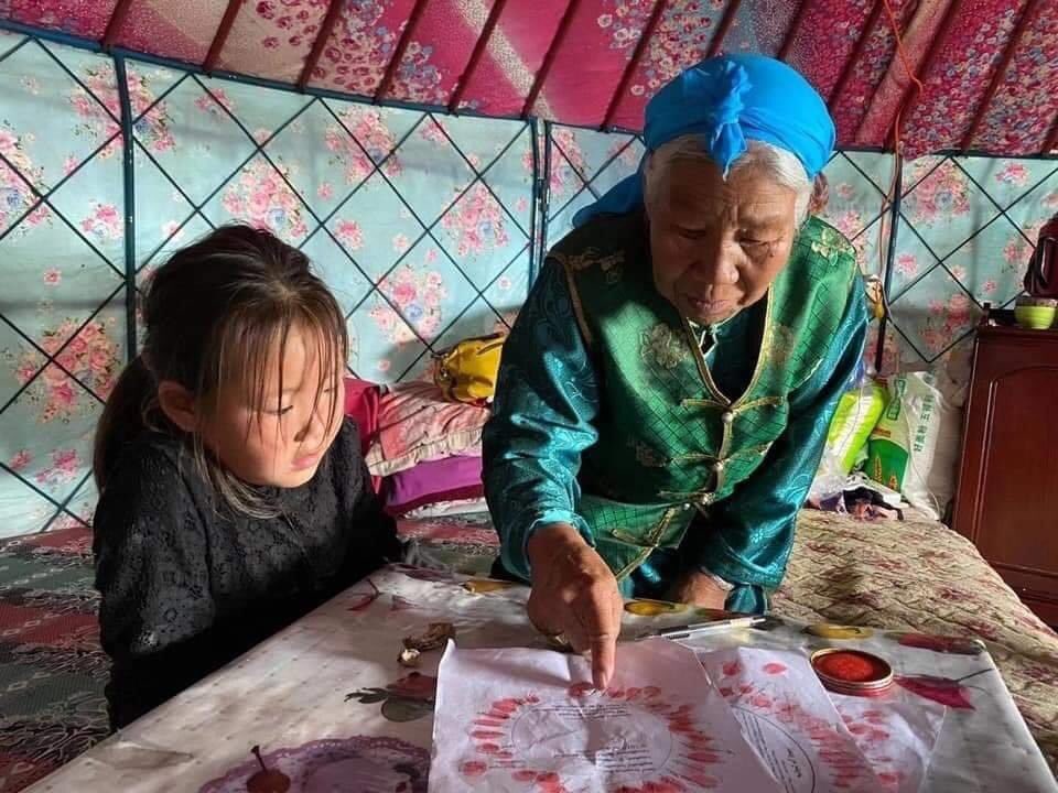 Nicholastrad's tweet image. While China forces the Chinese language onto students in Inner Mongolia, Mongolian elders write back in protest.