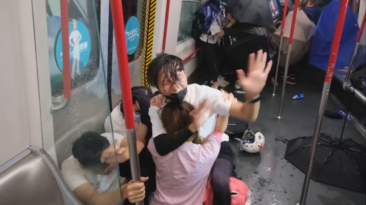 mosifaksun's tweet photo. 31/08/2019 
The #hongkongpolice hit the people randomly  who in the Prince Edward Station and the MTR Corporation didn't submit the CCTV record about the violence of police to the Hong Kong residents. 
#831PrinceEdwardAttack 
#HongKongProtests 
#HongkongPoliceTerrorism https://t.co/XZsw1DC5kT