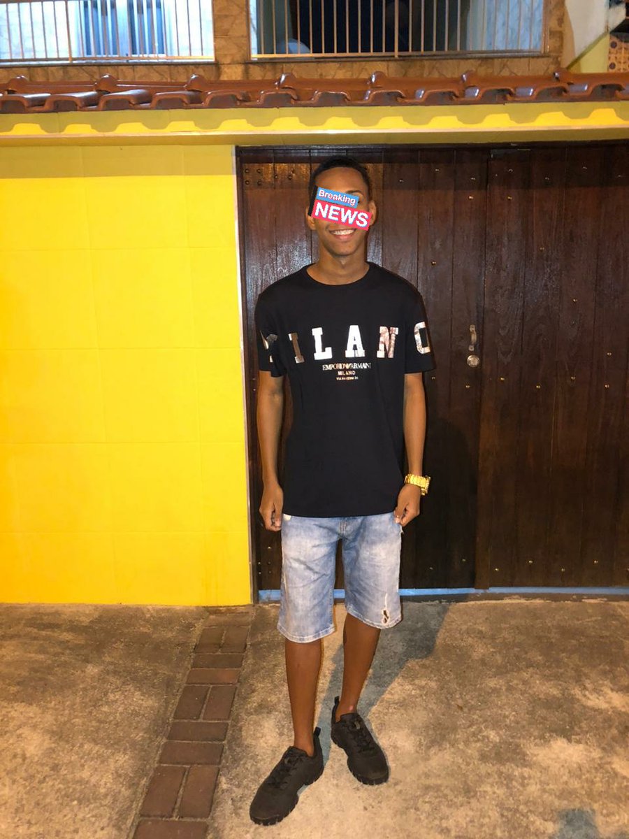 Douglas20670343's tweet image. chique 😂🥰👏🏼🎉   EA7 🧏🏾🧏🏾
#SambadoBom