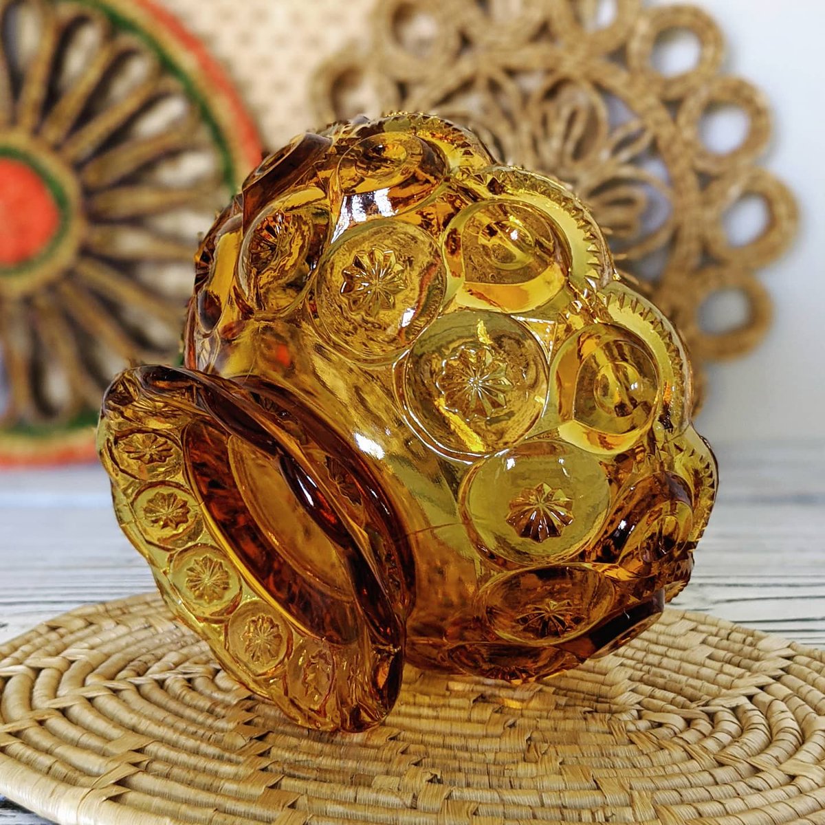 211Vintage's tweet photo. ✨1930s-40s beautiful amber pressed glass candy dish with "Moon and Star" design and scalloped edge. 4.75" W Link in bio. $22
#vintage #vintageshop #vintagereseller
#vintageglassware #vintagrdecor #vintageamberglass #amberglass #candydish #moonandstar #vanitydecor #1930s #1940s https://t.co/QrAtmB6m8v