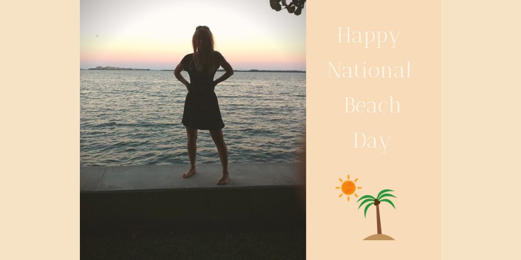 ShesHerOwnCEO's tweet image. Happy #NationalBeachDay 🏝 ☀️ #CEOStyle