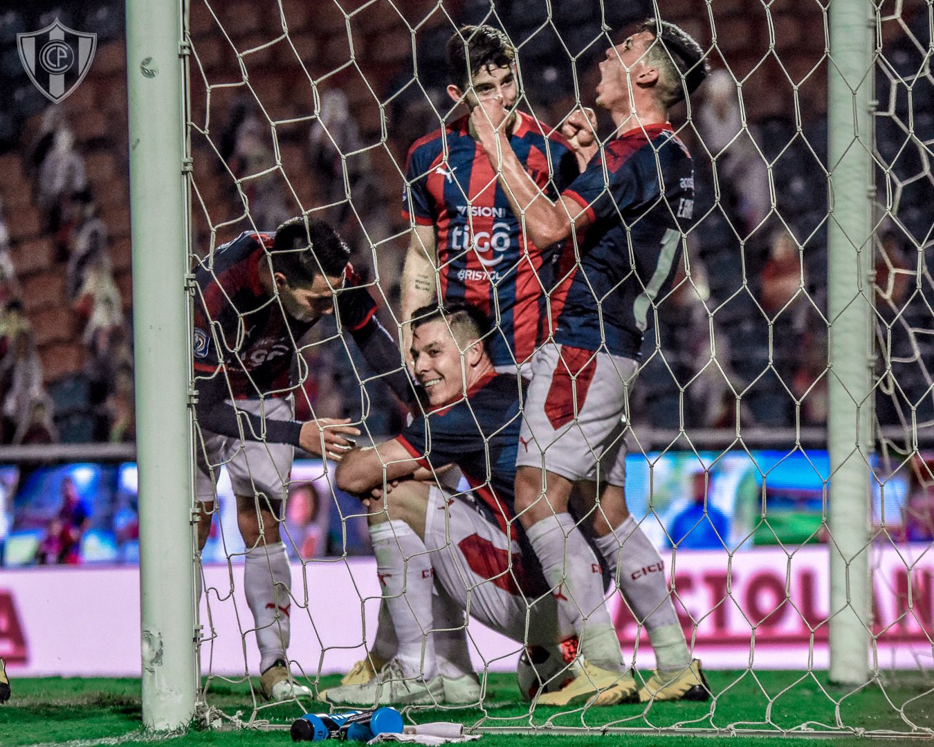 Club Cerro Porteño on X: #40MilCerristasEnLaOlla? 😏