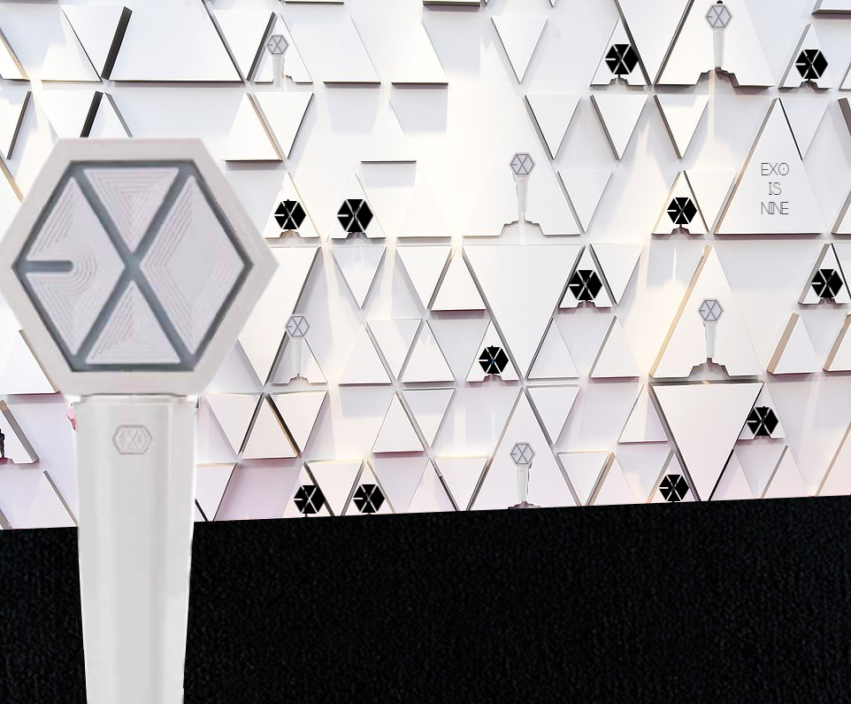 moon_ksoo's tweet photo. Estas serán las imagenes de las alfombras por si quieren usarlas
#ExoCarpet @weareoneEXO #VMAsEXO https://t.co/6K7kzEdyeC
