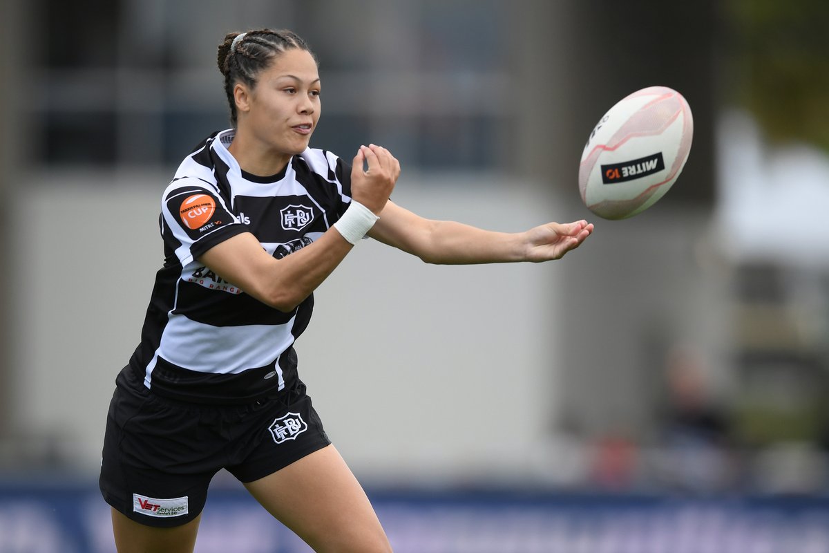 BlackFerns's tweet photo. 📝 TEAM PREVIEW | In what is a remarkable feat, former #BlackFerns halfback Emma Jensen will play her 18th season of national provincial rugby, when she laces up the boots for the @HawkesBayTuis in the 2020 #FarahPalmerCup. 

FULL SQUAD 👉🏽 https://t.co/oxBChbD31h https://t.co/CfGus6JbXZ