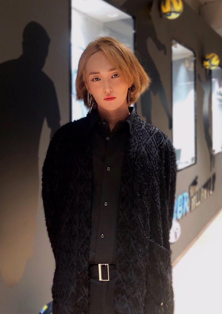 Yang jiwan teniendo uno de los estilos más cool a necessary thread