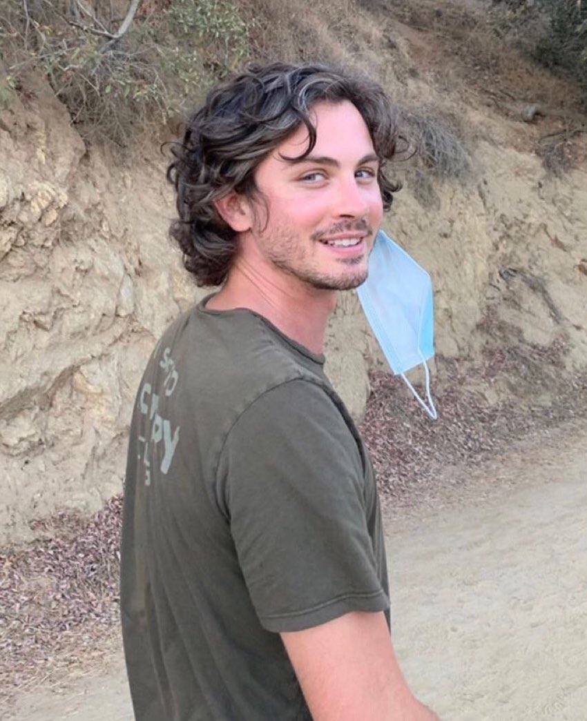 adamdriversputa's tweet image. Dylan O’Brien and Logan Lerman playing boyfriends in a movie together when