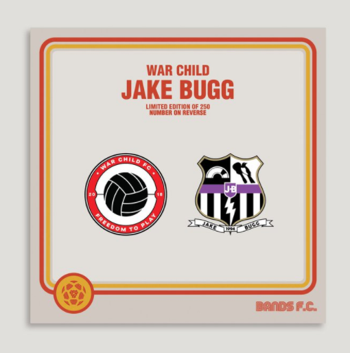 JakeBuggBrNews's tweet image. Em um projeto com o Bands FC e o War Child (instituição beneficente), o Jake lançou um pin exclusivo para ajudar na arrecadação de fundos para o #WarChildFC. Além dele, diversas bandas estiveram no projeto. O pin do Jake foi inspirado no antigo brasão do Notts County.