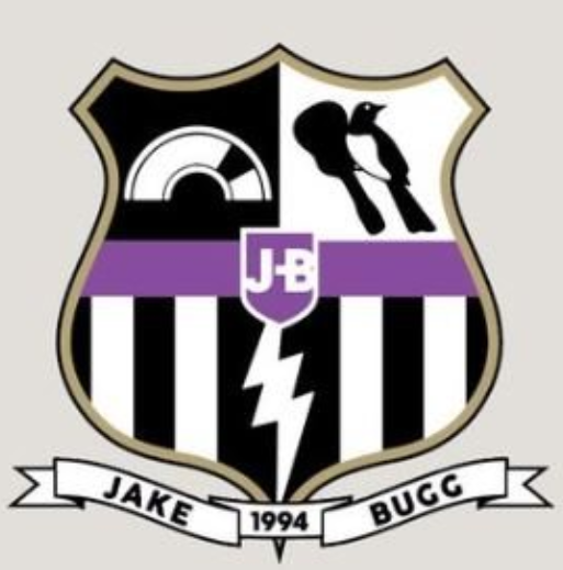 JakeBuggBrNews's tweet image. Em um projeto com o Bands FC e o War Child (instituição beneficente), o Jake lançou um pin exclusivo para ajudar na arrecadação de fundos para o #WarChildFC. Além dele, diversas bandas estiveram no projeto. O pin do Jake foi inspirado no antigo brasão do Notts County.