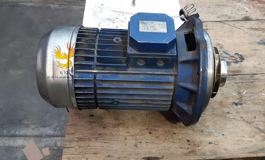 EmbobinadoGVH's tweet photo. Embobinado y reparación general a bomba de agua marca Ebara de 10 H. P. #serviciogvh #embobinado #reparacion #bombadeagua #ebarapump #motoreselectricos #motoresindustriales #trifasica https://t.co/Cwp7fjhSkC
