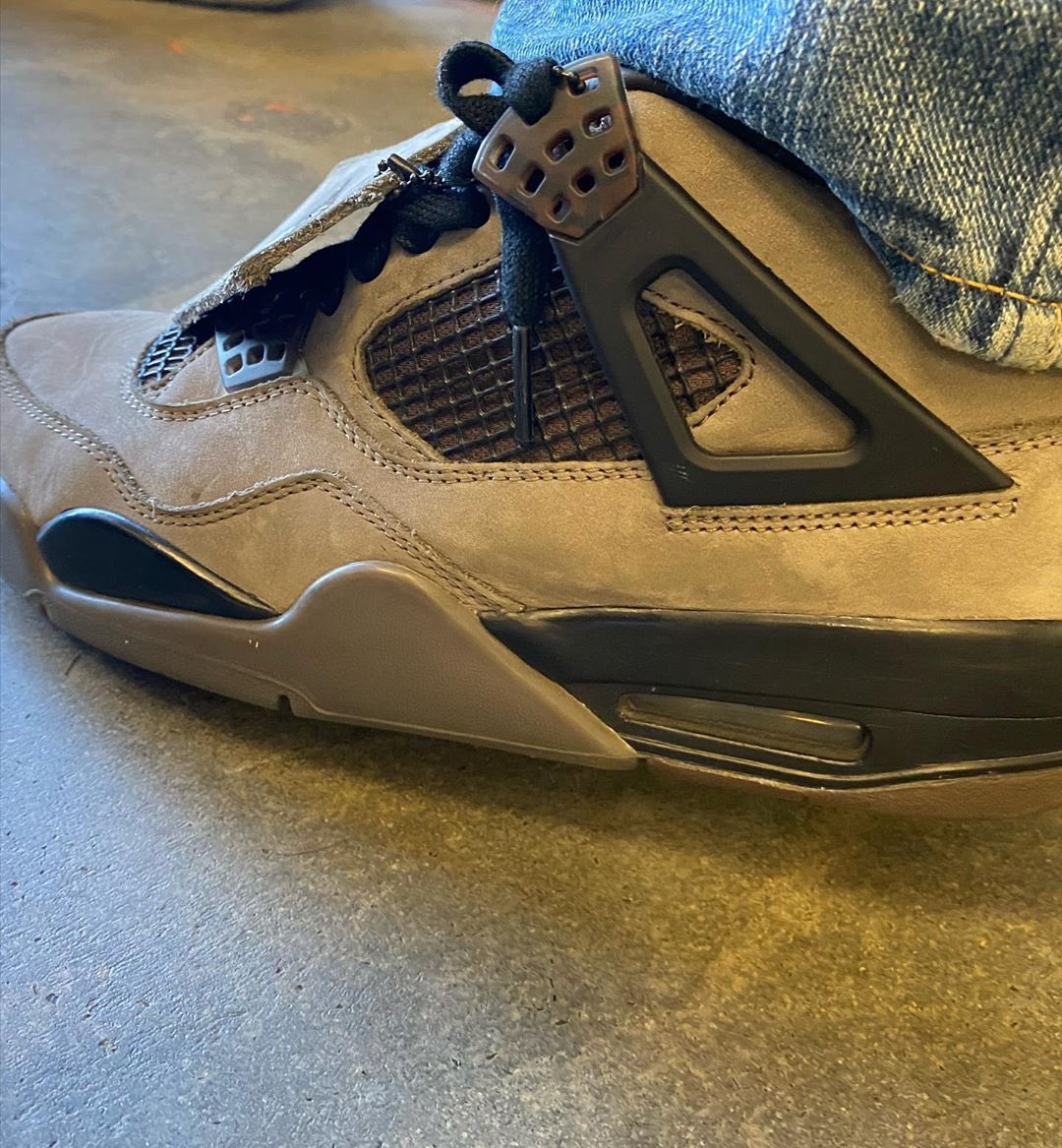 Sneaker Huddle on X: Quavo in the unreleased Travis Scott x Air Jordan 4s.   / X