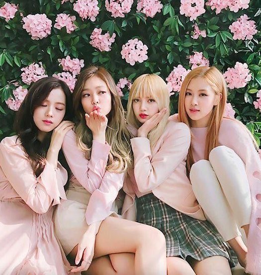 SGchartupdate's tweet photo. Congratulations to the queens  @BLACKPINK &amp; the BLINKS on winning “Song of the Summer” at the 2020 #VMAs ￼with “How You Like That”. https://t.co/pzqqVrSY3d