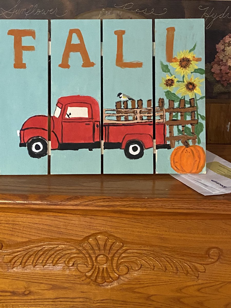 cindylou40's tweet photo. My new hobbies try to paint lol I enjoyed doing it https://t.co/At888oxIHS