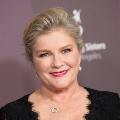LeilaMShirley1's tweet photo. #31daysofJaneway  Favorite Kate Mulgrew pictures outside of Trek.  Don't have too many except for Janeway, but these 4 in particular I like a lot. https://t.co/TtGV6pVhJS