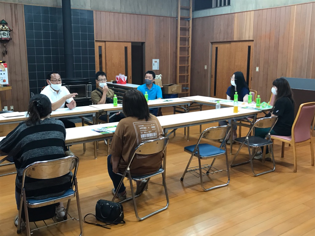 teshigawaram's tweet photo. 昨日、子育て世代の方々と懇談会をさせて頂きました。いろいろな話が聴けて良かったでした。 https://t.co/CVYp85rnLk