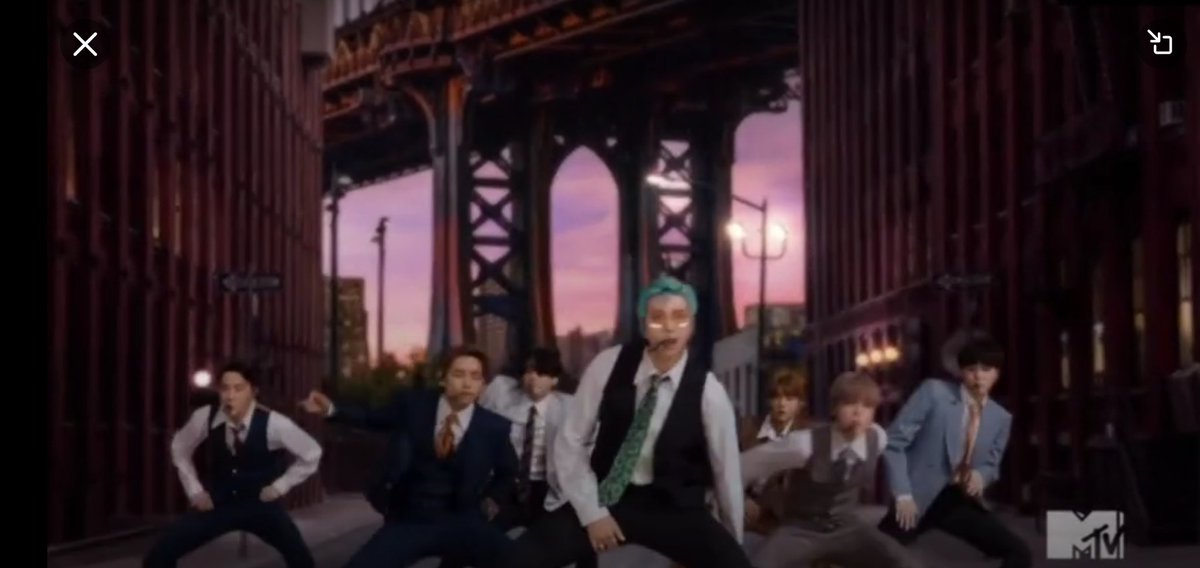 Black32777934's tweet photo. AAAAAAAAHHH!!
#MTVFANDOMBTSARMY
@BTS_twt https://t.co/n3bKuPCwJi
