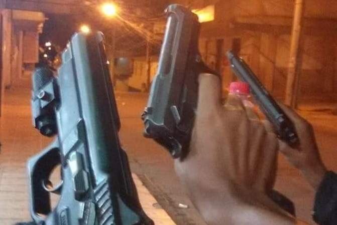 lagrimasobrenos's tweet photo. tô indo atrás dessa tal cólica que machuca ela todo mês 😡 https://t.co/jHggFGPWqw