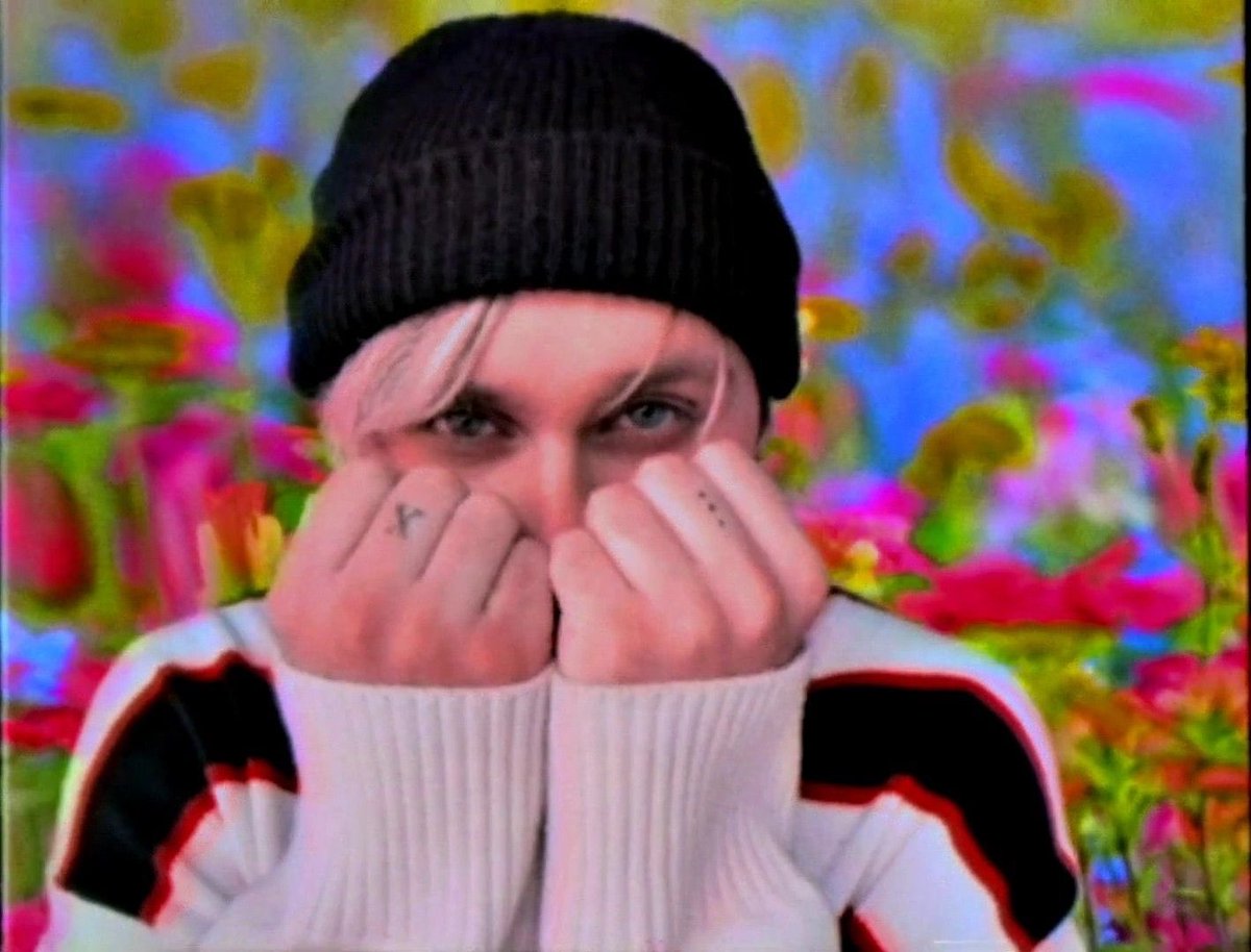 laneyisaSTAR's tweet image. this masterpiece didn’t win??? just say y’all hate 5sos and leave. #VMAs2020 #5SOSForVMAS