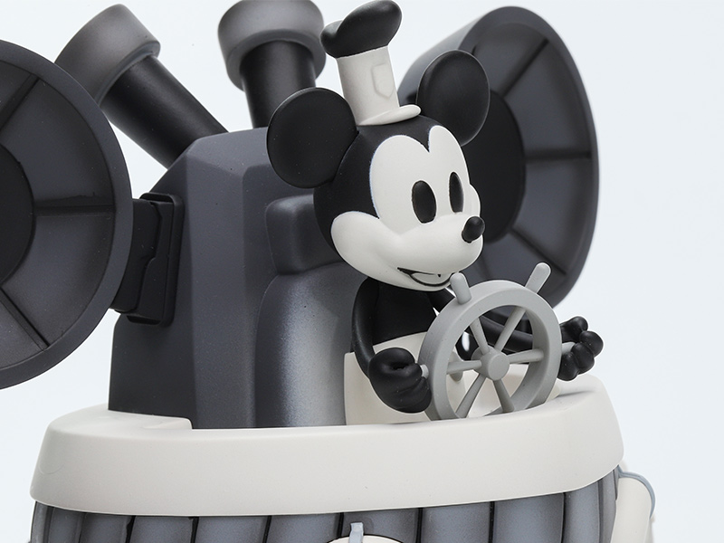 Pop Mart Japan Mickey The Bulkyz Robot はpop Martとディズニー連名主催のデザインコンテスト Mouse Amp More の受賞作品より商品化された特別版フィギュア モノクロの塗装も蒸気船 をモチーフにしたロボットデザインも全てミッキーのデビュー作