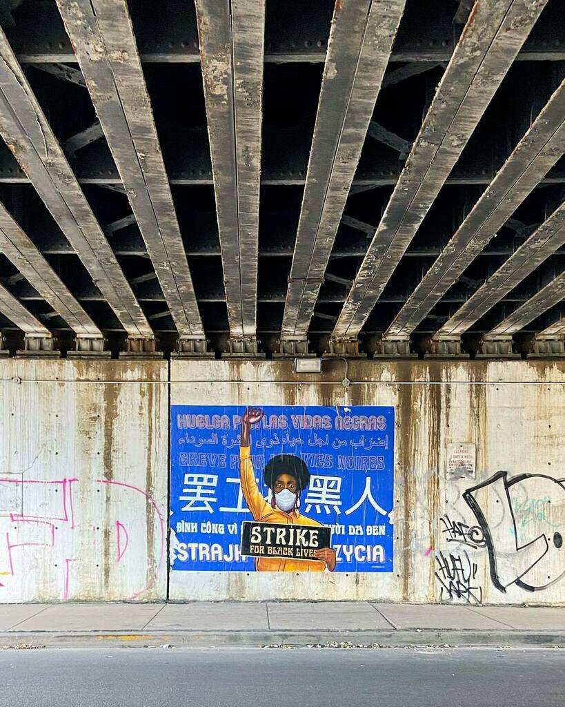 litosupplyco's tweet photo. Museums are not the only places to see important art.
.
Credit: Not sure who the artist is for this one.
.
.
.
.
.
#blacklivesmatter #blm #protestart #protest #chicago #streetart #fultonmarket #chicagogram #igerschicago https://t.co/VXtwG4Ev0k