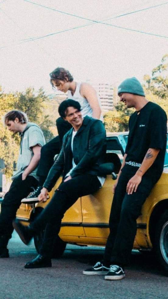dy_sunflower's tweet photo. Unos premios no definen lo talentosos que son. Ellos hacen arte puro y nadie me va a decir lo contrario. 5sos no perdió los premios , los premios los perdieron a ellos.
#5SOS https://t.co/jH3ohM7yM9