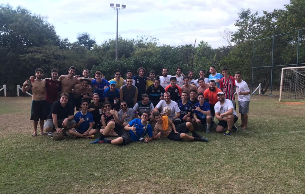 FelizardoGa's tweet photo. Futchurras com a galera do cursinho - a thread 🍻⚽️ https://t.co/J7b4VAomPX