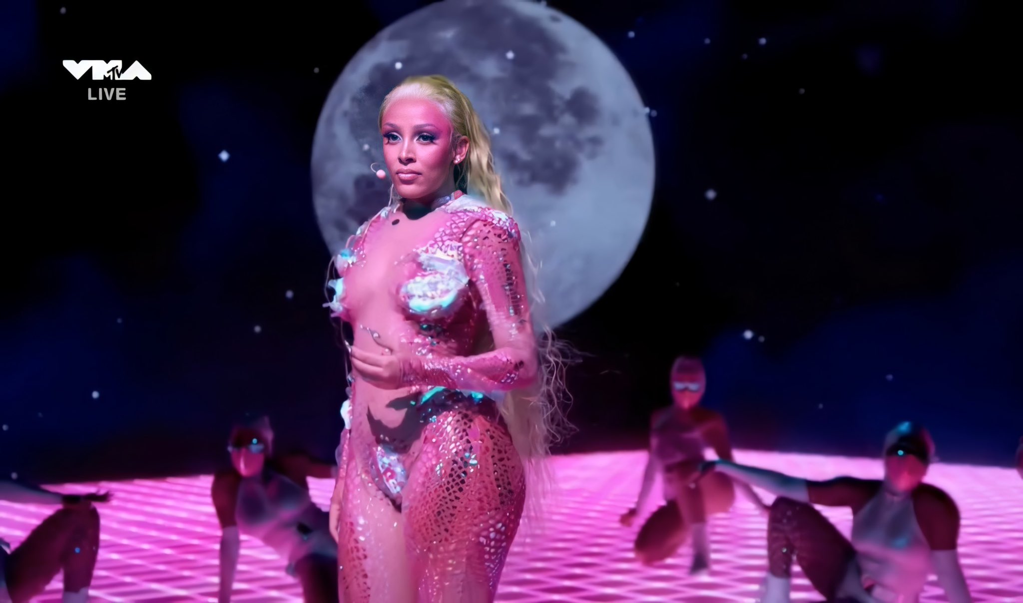 Doja Cat performs at the 2020 VMAs