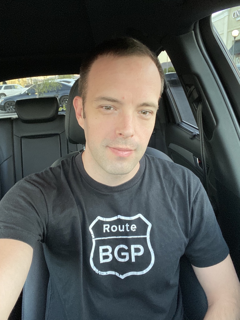 compuwizz's tweet photo. Appropriate attire for Centurylink’s outage today https://t.co/ueCUVk12W6